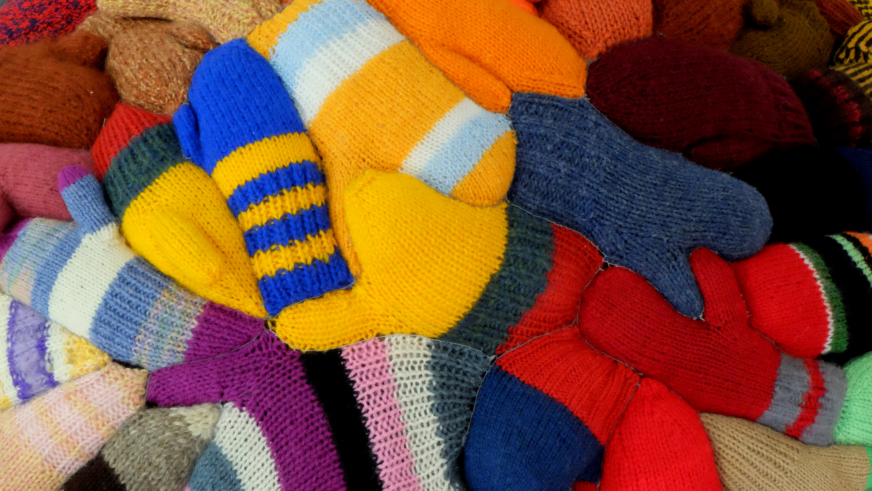 [ Fig. 07 ] <i>Homes Sweet Homes</i>, 1998. Detail, knit pieces.