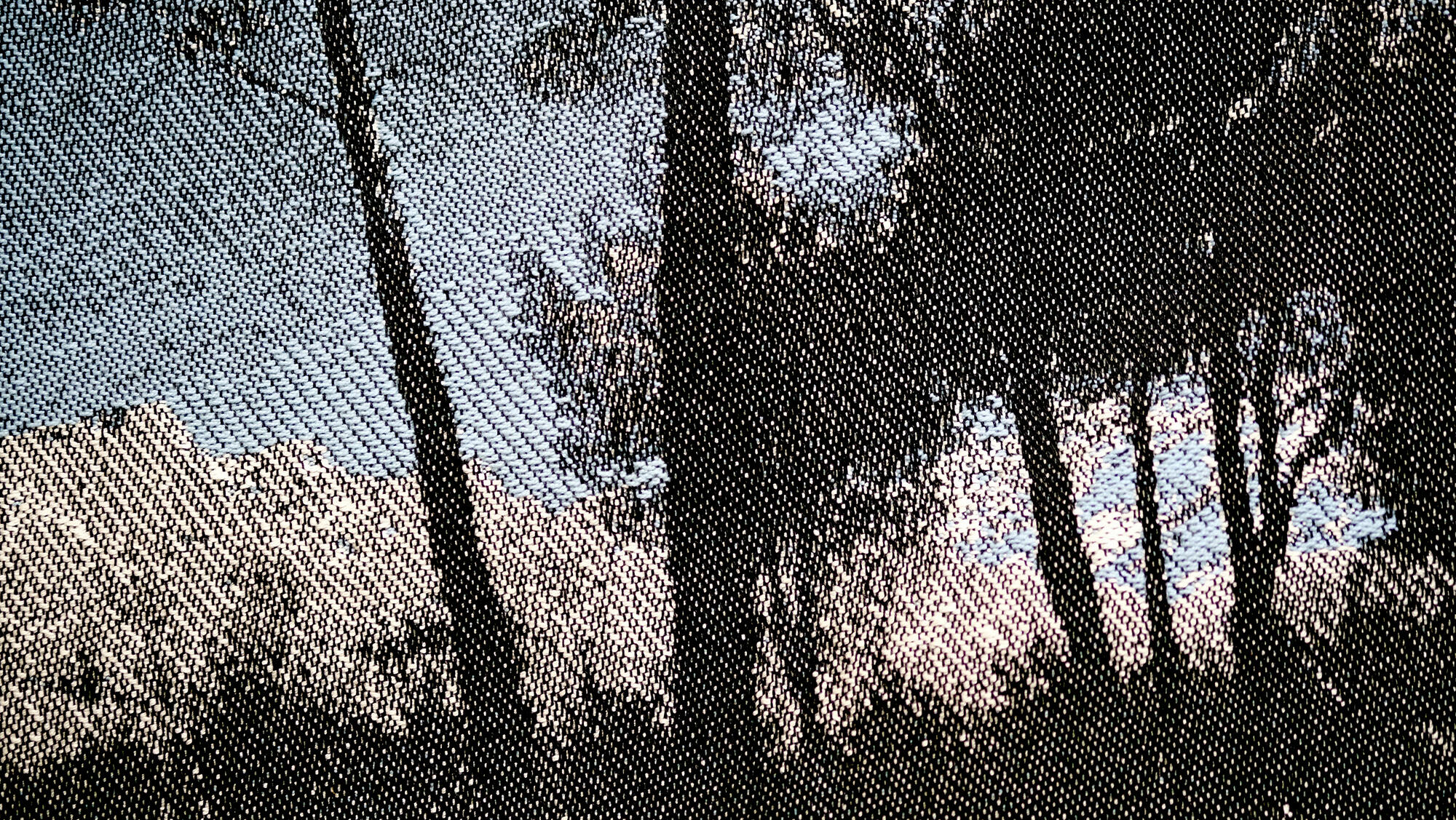 [ Fig. 03 ] <i>La Montagne Sainte-Victoire</i>, 2013. Tissage jacquard, fil de coton, 16 X 38.5 pc.