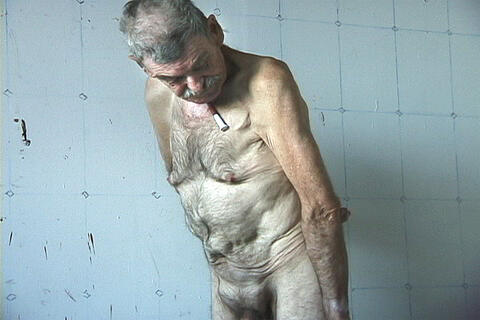 [ Fig. 01 ] <i>Voice: off</i> (video still), 2003.