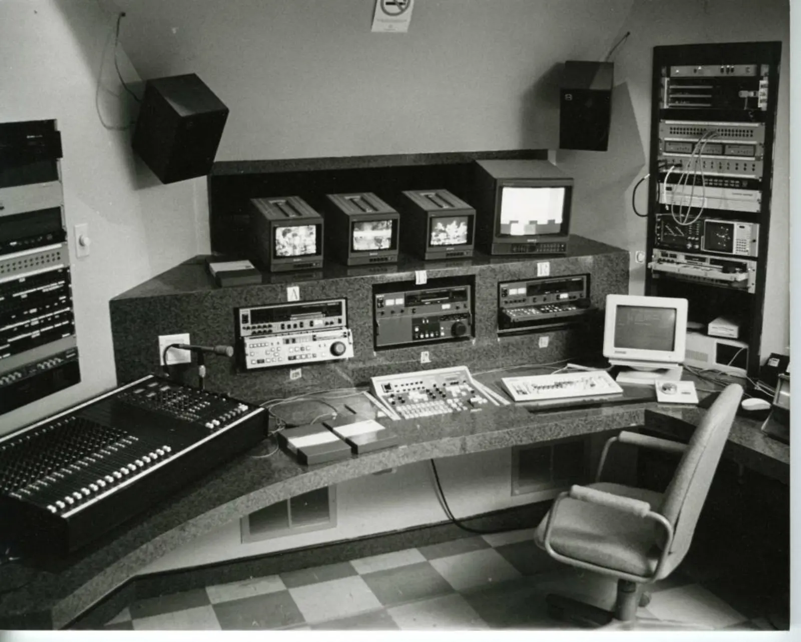 [Fig.07] Salle de montage.