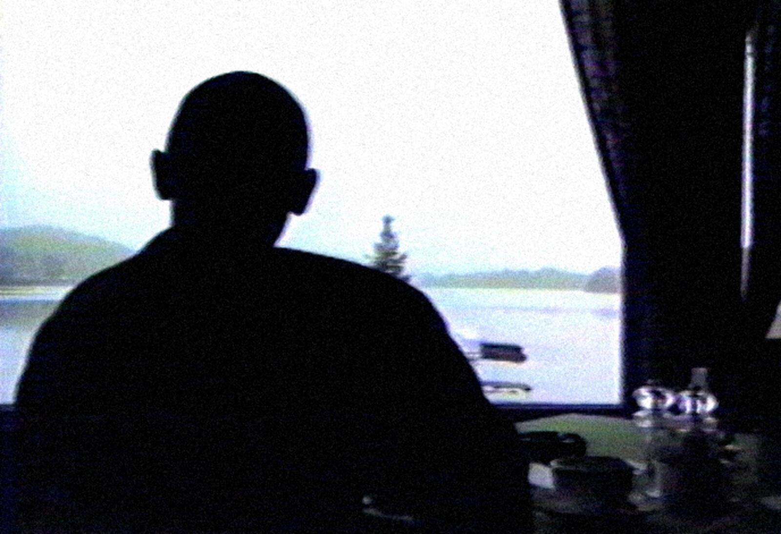 [ Fig. 08 ] <i>L'incident « Jones »</i> (video still), 1986.