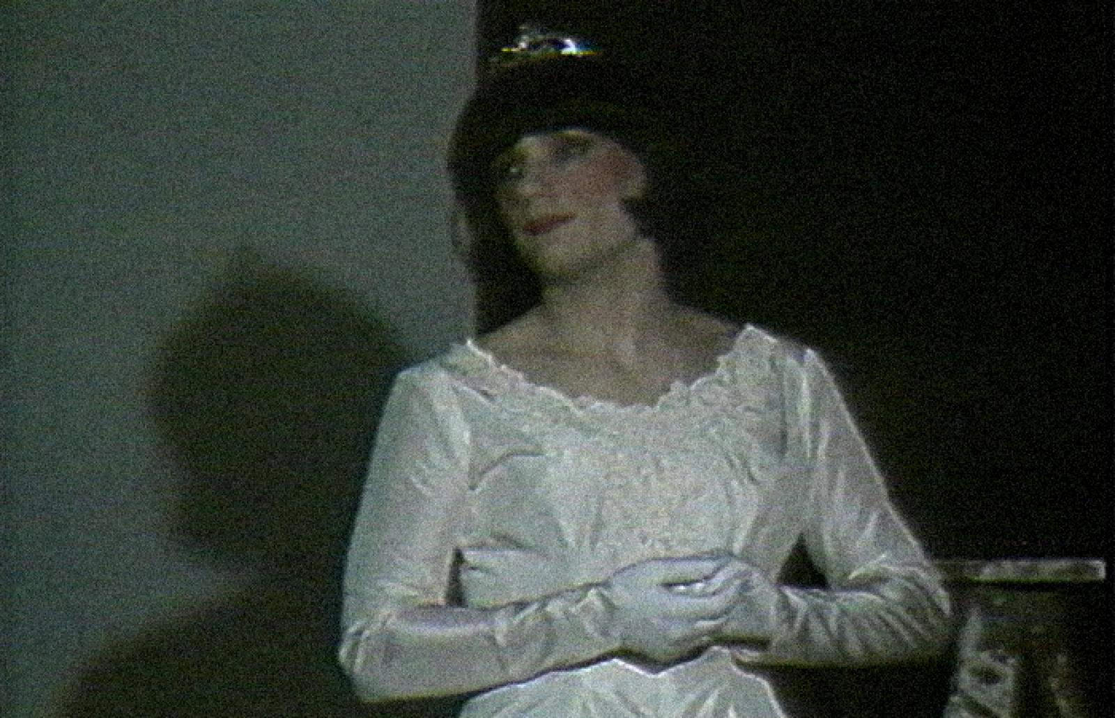 [ Fig. 05 ] <i>Performance de Yves Lalonde</i> (capture vidéo), 1987.